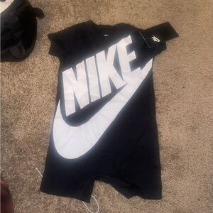 Nik black white romper